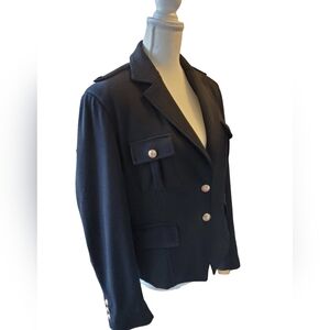 Chic Black Button-Up Blazer